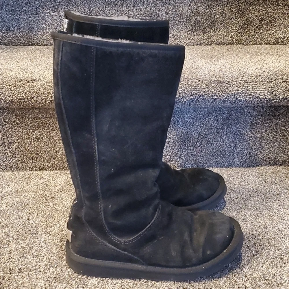 Ugg Boots F3009H size 7 women tall side zipper genuine sheepskin  leather